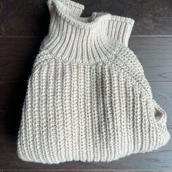 NWT H&M Sweater - Picture 3 of 5